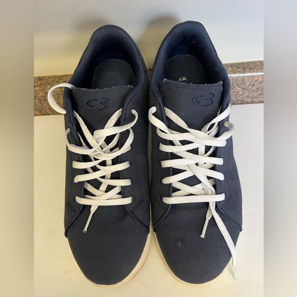 Skechers concept 3 memory foam sneakers. Size 13.